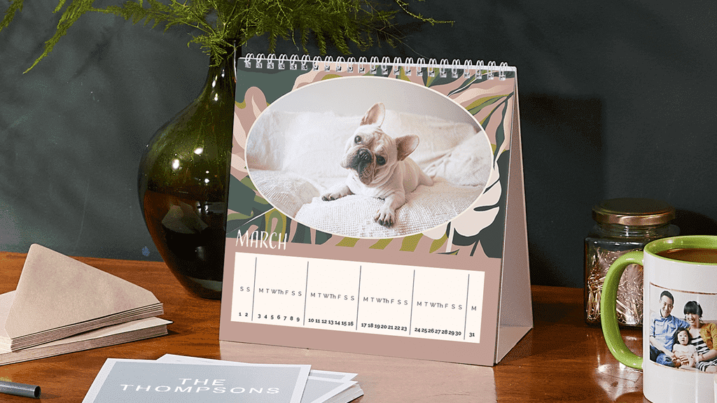 Photo desk calendar with a dog photo